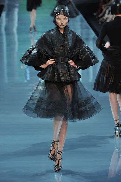 Look 8